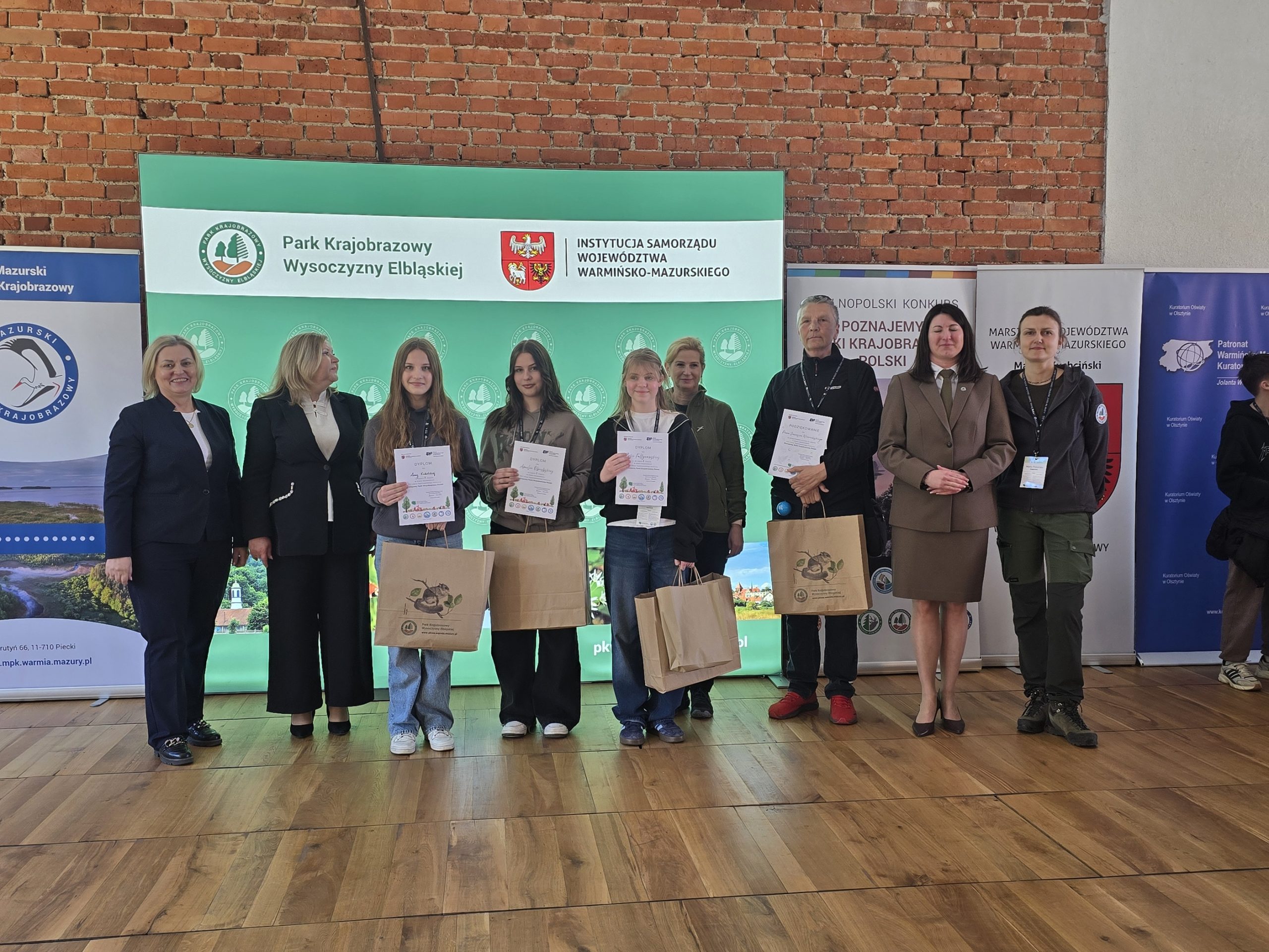 Sukces naszych drużyn podczas wojewódzkiego finału XXV edycji Ogólnopolskiego Konkursu „Poznajemy Parki Krajobrazowe Polski”!